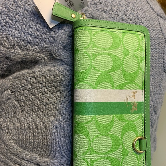 Coach Zip around wallet - Picture 3 of 5